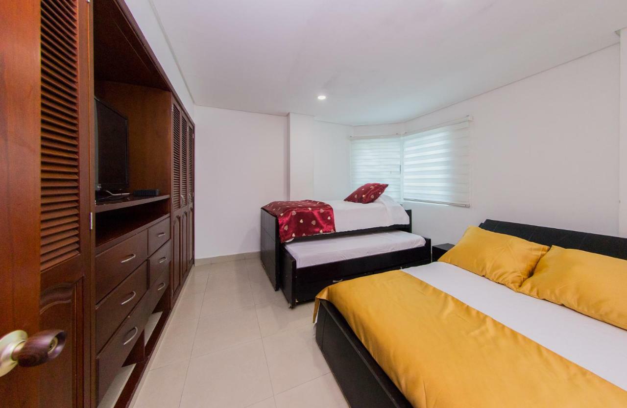 Apartamentos Torres Del Lago Cartagena Exterior photo